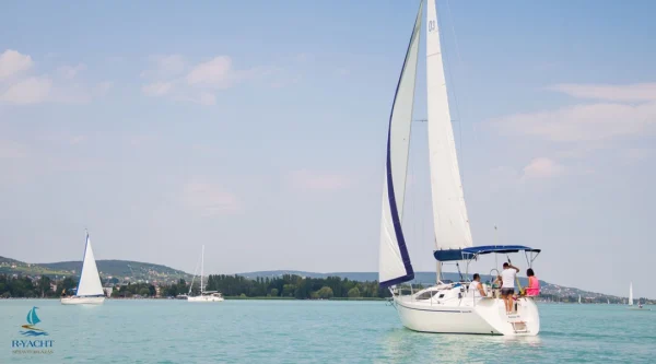 Balaton 295 sport- és túravitorlás